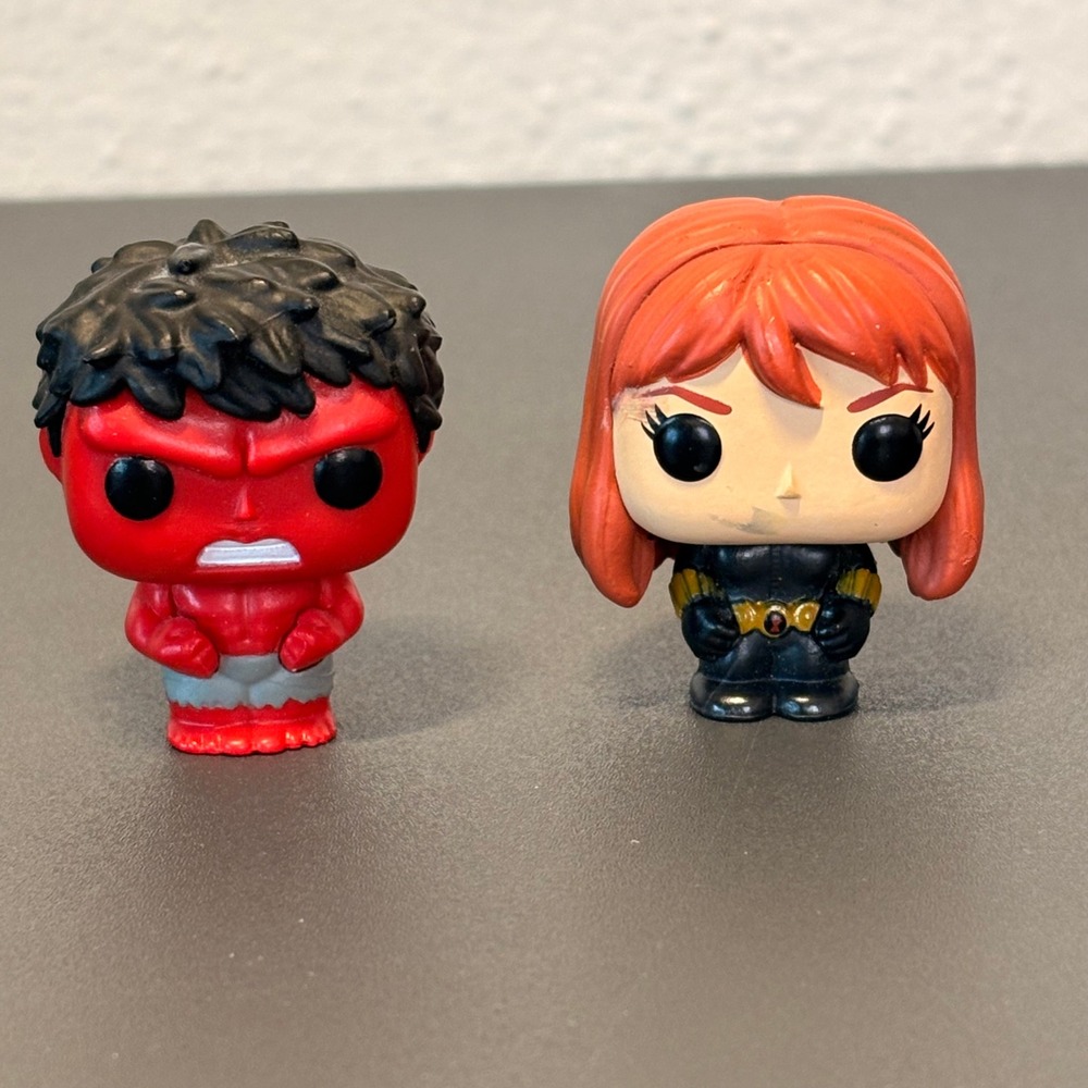 Funko Pint Size Heroes Marvel 1.5in Red Black Excellent Red Hulk Black Widow Set